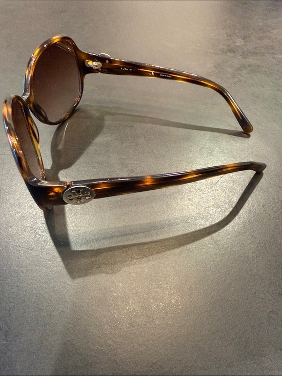 Tory Burch Accessories - Tory Burch Tortoiseshell Sunglasses with Brown Lenses